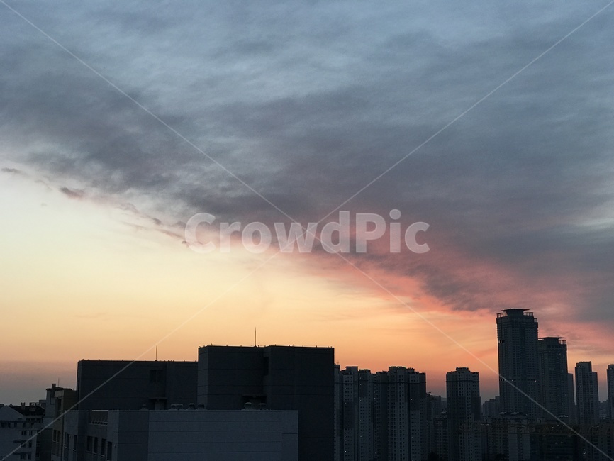 스카이라인,아파트,노을,예쁜하늘,황혼,구름,저녁,저녁하늘