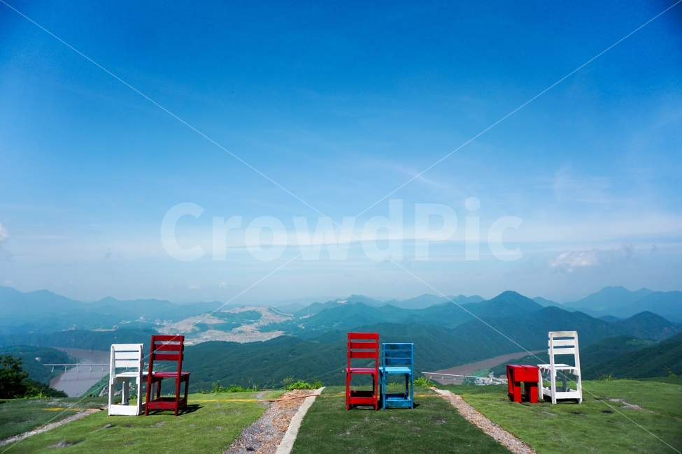 카페,하늘,풍경,의자,감성,자연,풍경,nature,landscape,휴식,힐링,rest,relaxation,healing,색깔,색상,색채,색감,color sense,color sensitivity,feeling of color