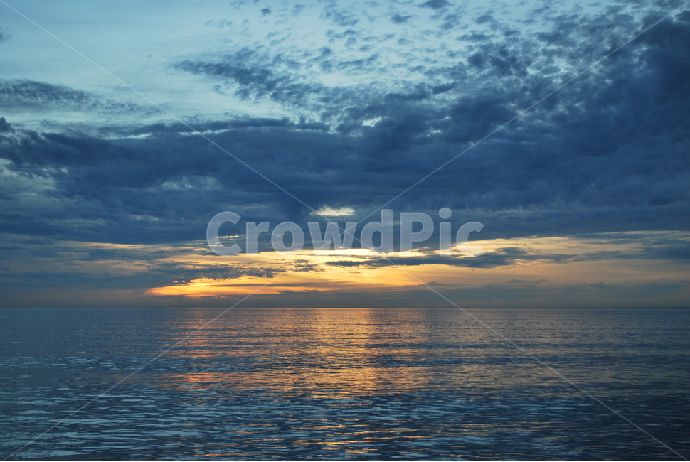 바다,윤슬,저녁,노을,파도,구름,하늘,sky,yellow,opensea,clouds,background,sea,ocean,배경,nature,자연,landscpae,캘리포니아,미국,자연,풍경,nature,landscape