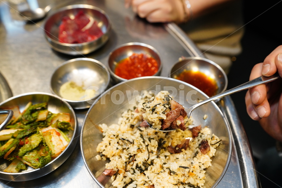 한식,밥,고기,육식,육류,비빔밥,식사,숟가락,먹방,rice,그릇,음식,food,먹거리,한끼,끼니,김치,한우,음식,식재료,요리,food,cook,meal,dishes,food reserves,한식,한국음식,한국요리,korean food,korean dishes,korean meal,korean cook