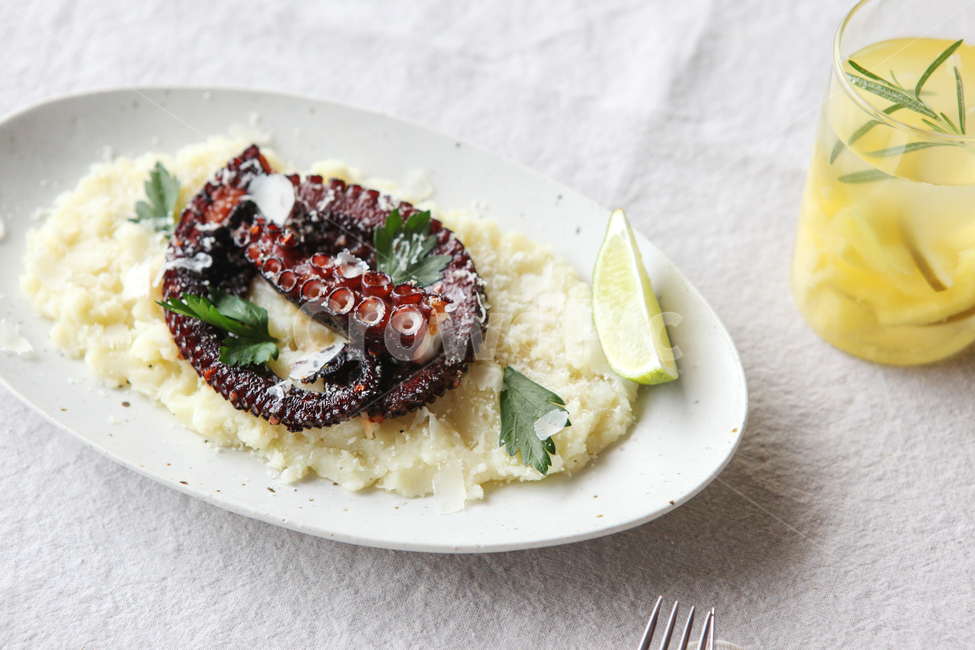 레시피,해산물,감자요리,해물요리,문어,마늘,볶음,문어요리,해물,감자,요리,치즈,플레이팅,푸드스타일링,푸드스타일,푸드포르노,음식,식재료,요리,food,cook,meal,dishes,food reserves