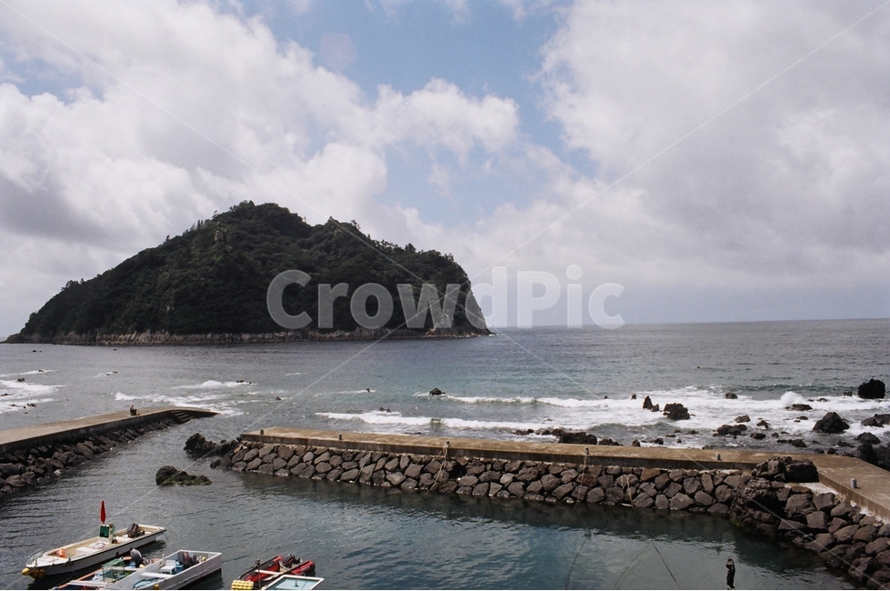 제주도,해안,섬,풍경,필름카메라,바다,항구,필카,자연,풍경,nature,landscape,한국자연풍경,한국자연경관,korea nature landscape,제주도,jeju,jeju island,outdoors,옥외,land,땅,ocean,대양,water,물,sea,shoreline,해안선,boat,보트,transportation,교통,vehicle,차량,promontory,곶