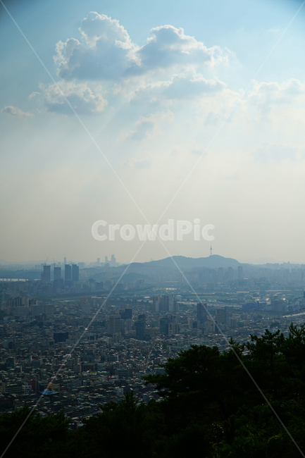 한국,서울,아차산,하늘,구름,햇살,햇빛,태양,건물,빌딩,도시,시티,마을,산꼭대기,정상,산맥,산등선,나무,korea,seoul,한국자연,풍경,한국풍경,landscape,sky,colud,푸른하늘,7월,june,mountain,sunshine,sunlight,citi,building
