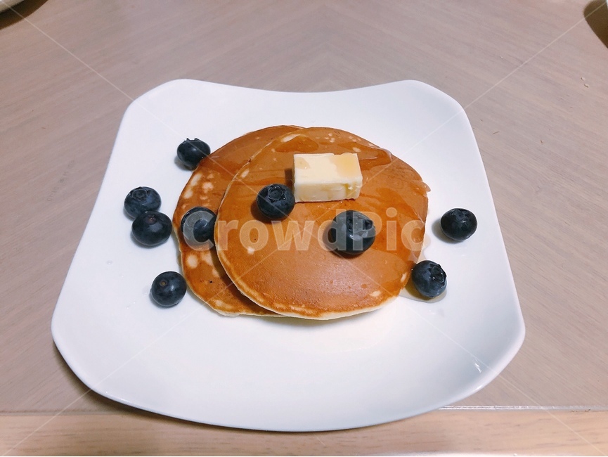 음식,food,브런치,핫케이크,팬케이크,cake,블루베리,blueberry,버터,butter,pancake,간식,dessert,디저트,빵,bread,brunch,meal