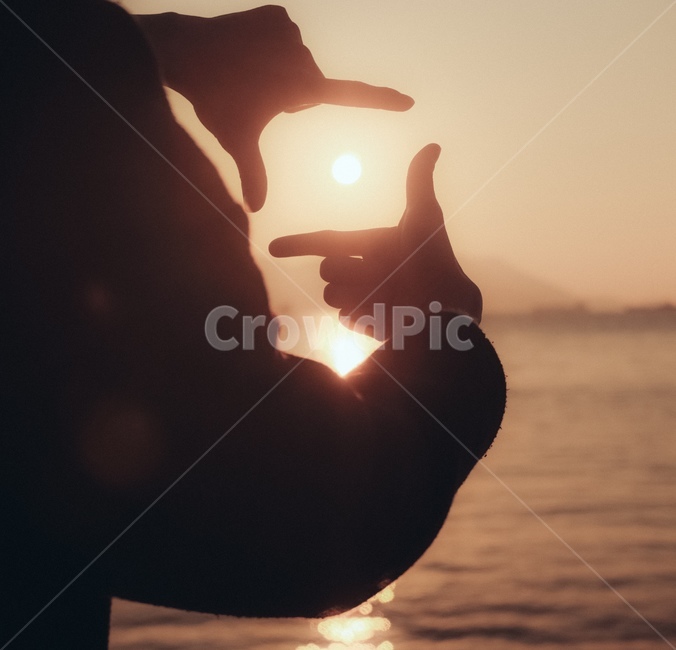 sunrise,아침놀,노을,바닷가,바다,감성,사람,인물,인간,human,person,신체일부,몸,body