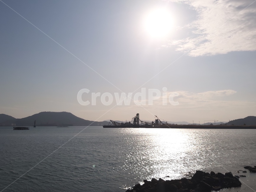 배,ship,light,빛,flare,플레어,nature,자연,outdoors,옥외,sunlight,햇빛