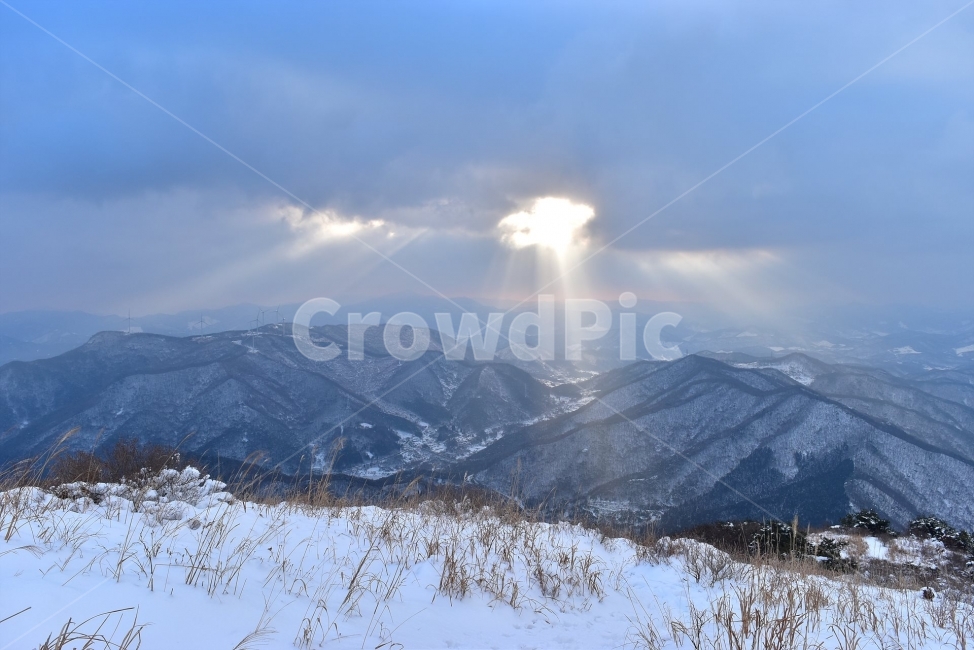 무등산,국립공원,풍경,힐링,산행,설경,상고대,서리꽃,서석대,입석대,안양산,백마능선,장불재,증심사,중봉,중머리재,천왕봉,지왕봉,Korea,National,Park,눈풍경,등산,주상절리,판타스틱,겨울왕국,겨울,지질공원,인왕봉,천지인,설국,2018년,1월,눈꽃,파란하늘,트레킹,winter,landscape,감성,아름다운,황홀한,장관,비경,선경,최고,빛내림,신비로운,겨울,계절,winter,season,자연,풍경,nature,landscape,한국자연풍경,한국자연경관,korea nature landscape,outdoors,옥외,mountain,산,mountain range,산맥