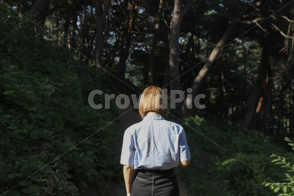 뒷모습,여자,단발머리,산책,휴식,사람,인물,인간,human,person,여성,여자,woman,female,lady