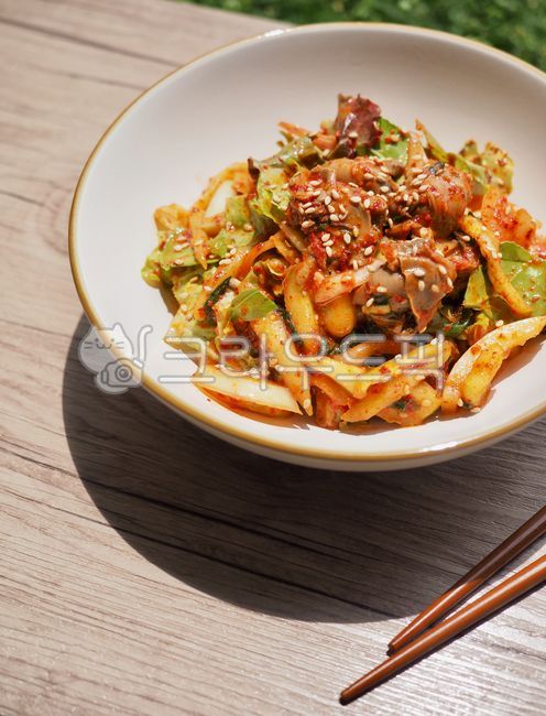 골뱅이,골뱅이무침,채소,반찬,무침,혼합,고동,물레고동,바다달팽이,달팽이,신선한,식사,음식,음식재료,요리,해물,점심,요리재료,해산물,갈색,배경,whelk,seasnail,koreanfood,snail,fresh,meal,food,foodingredients,cooking,lunch,cookingingredients,seafood,brown,background,음식,식재료,요리,food,cook,meal,dishes,food reserves