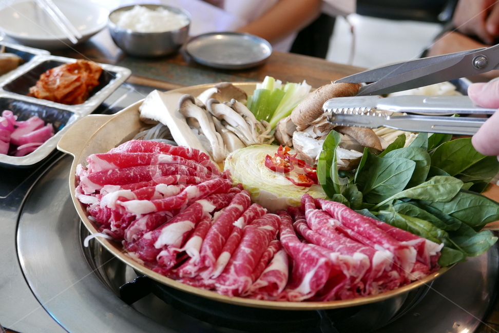 소고기,전골,버섯,food,meal,고기,소고기전골,요리,한식,dish,식사,음식,식재료,요리,food,cook,meal,dishes,food reserves,육류,고기,meat