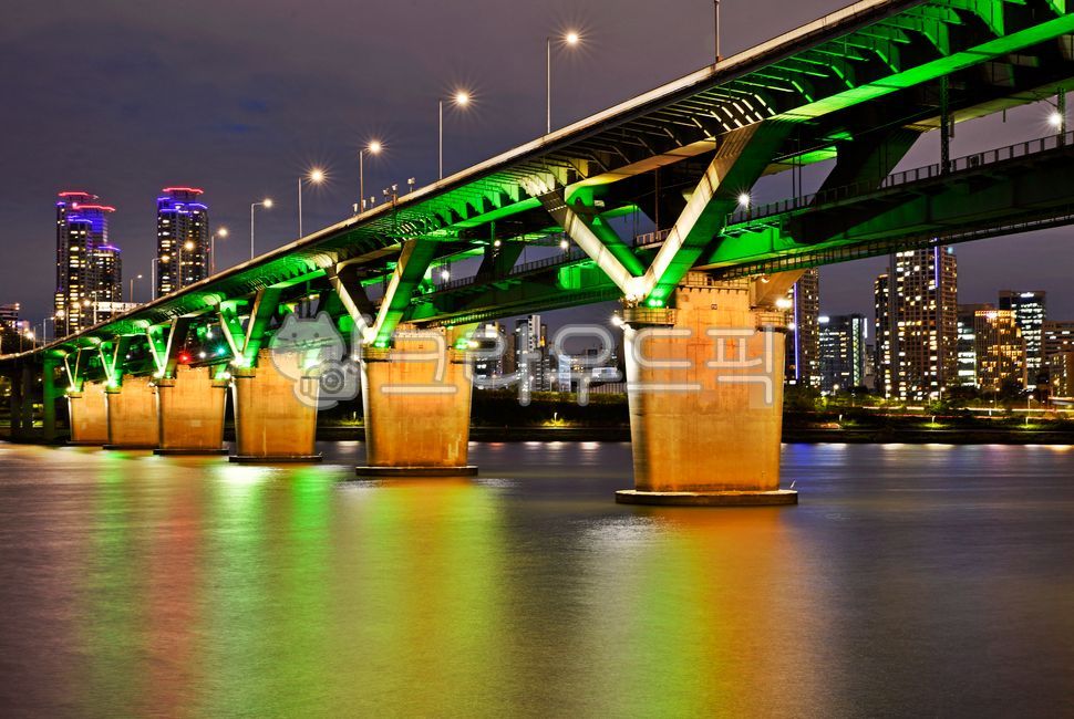 night view,Han River Bridge,reflection,light,Cheongdam Bridge,Han River night view,Han River