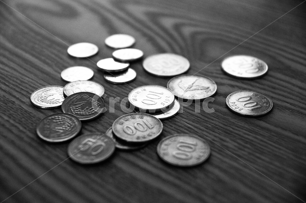 동전,money,돈,nickel,니켈,coin,500원,100원,50원,10원,흑백,모노톤,monochrome,black and white,금융,돈,finance,banking,money