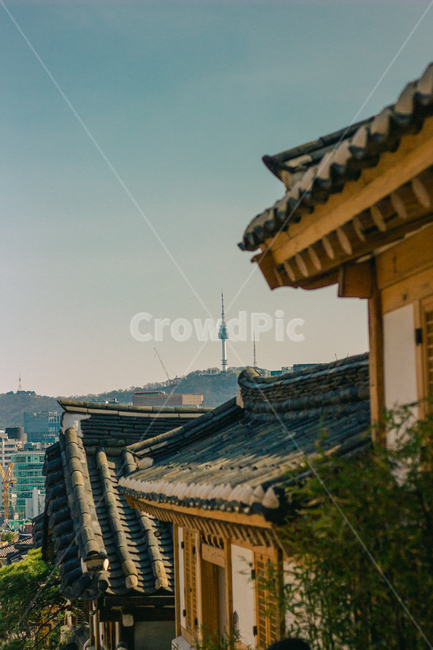 남산타워,서울,한옥,북촌한옥마을,도시,하늘,기와,안국동,한국,필름,풍경,색감,해질녘,seoul,sky,city,film,korea,한국전통,한국문화,korean traditional,korean culture,건축물,건물외관,exterior,building,structure,architecture,construction