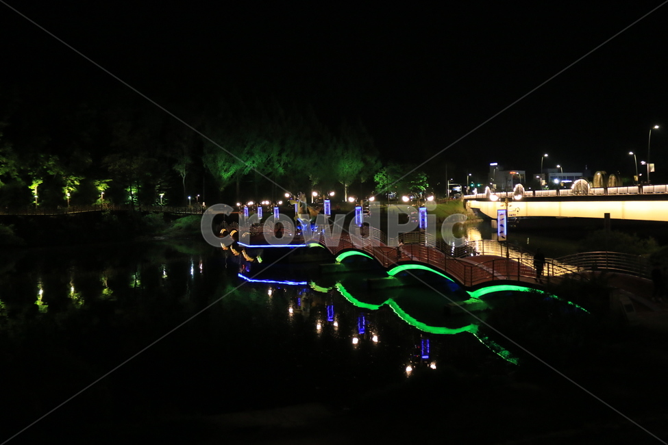 야경,산책,다리,가로등,강,하늘,형형색색,nightview,trail,bridge,sky,streetlamp,river,sellphone,variously,공지천,야경,밤,풍경,nightscape,night,landscape