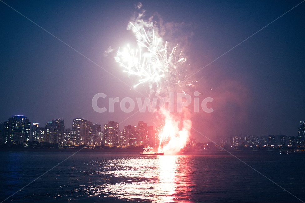 한강,불꽃놀이,유람선,불꽃,축제,야경,밤,풍경,nightscape,night,landscape,축제,행사,festival,carnival,event,nature,자연,outdoors,옥외