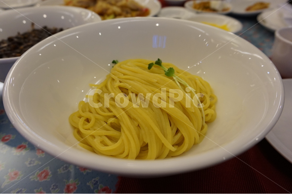 짜장면,국수,면,완두콩,자장면,음식,식재료,요리,food,cook,meal,dishes,food reserves,면류,면요리,noodles,중식,중국음식,중화요리,chinese food,chinese dishes,chinese meal,chinese cook