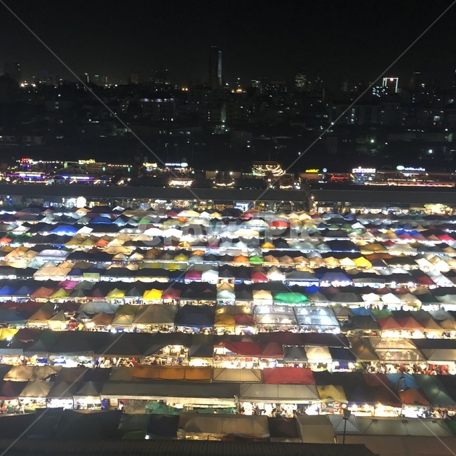야시장,저녁,천막,야경,불빛,야경,밤,풍경,nightscape,night,landscape,nature,자연,outdoors,옥외,경치,scenery,aerial view,조감도,urban,어반,city,시티,metropolis,중심지,town,도시,building,건물
