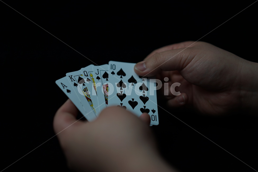 포커,원카드,카드놀이,카드게임,도박,플레잉카드,트럼프카드,playingcard,trumpcard,poker,손가락,사람,인물,인간,human,person,신체일부,몸,body,게임,오락,놀이,game,play
