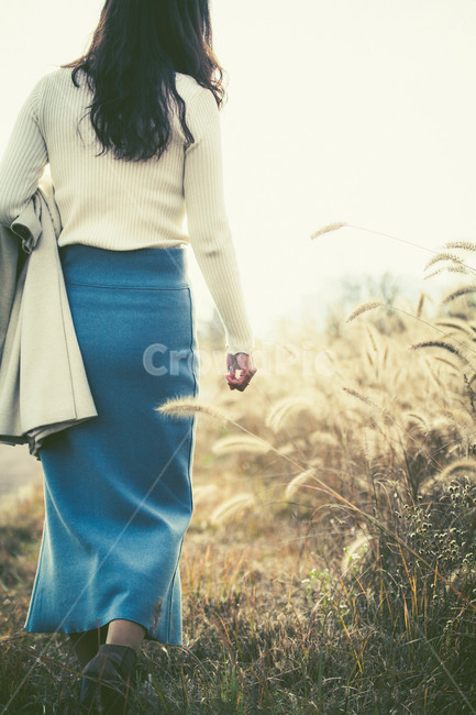 가을,감성,사람,인물,의류,fall,human,clothing,가을,계절,fall,autumn,season,사람,인물,인간,human,person,여성,여자,woman,female,lady