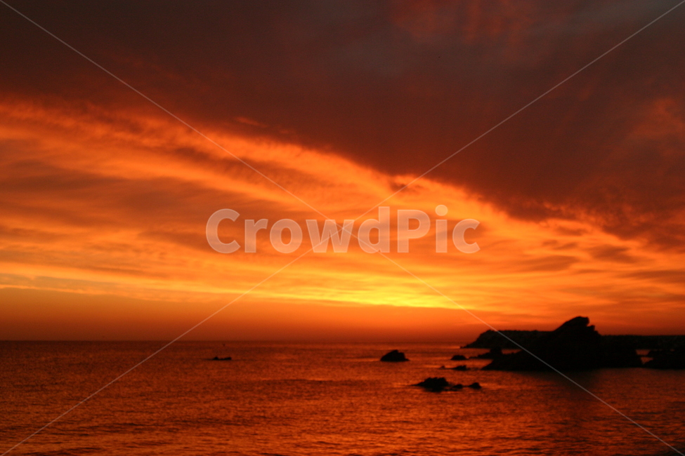 일몰,sunset,바다,해안가,sea,beach,동해,아름다운,빨강,바닷가,화려한,자연,nature,하늘,sky,cloud,구름,햇빛,햇살,sunlight,sunshine,태양,sun,풍경,landscape,view,scenery,배경,자연이미지,경치,해질녁,장엄한,석양,노을,붉은노을,불타는,황혼,땅거미