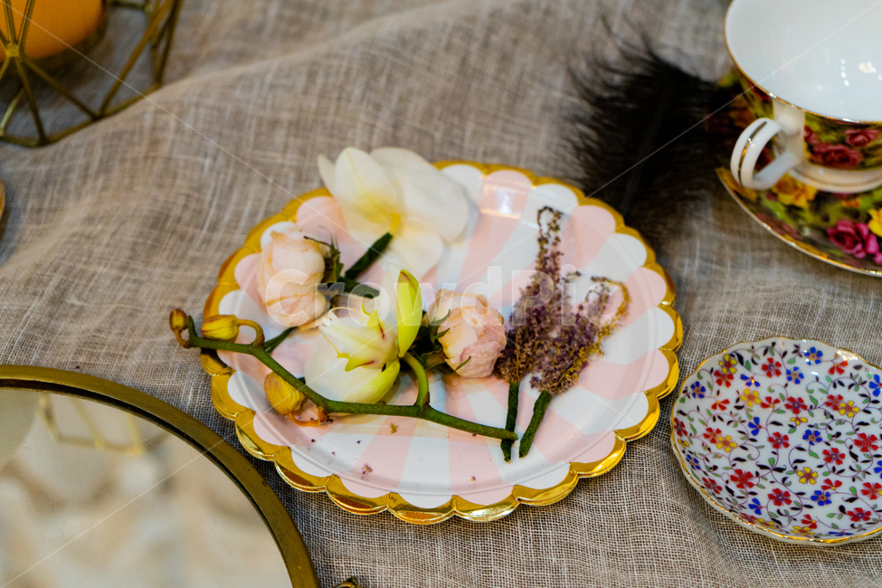꽃,접시,서양,flower,dish,사물,물건,오브젝트,thing,object,matter