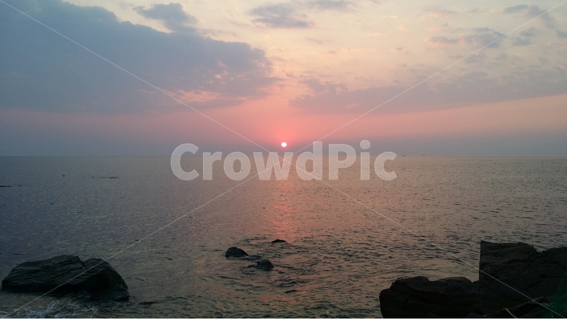 파도,잔잔한바다,잔잔한,일출노을,일몰노을,바다,그림자,새벽,일몰,일출,붉은노을,노을,하늘노을,빨간하늘,비구름,뜨는해,지는해,여름해,바다노을,바다일출,바다일몰,아침,저녁,저녁바다,저녁노을,아침노을,아침바다,정동진,자연,풍경,nature,landscape,outdoors,옥외,dusk,황혼,sunset,dawn,sky,하늘,red sky,붉은 하늘