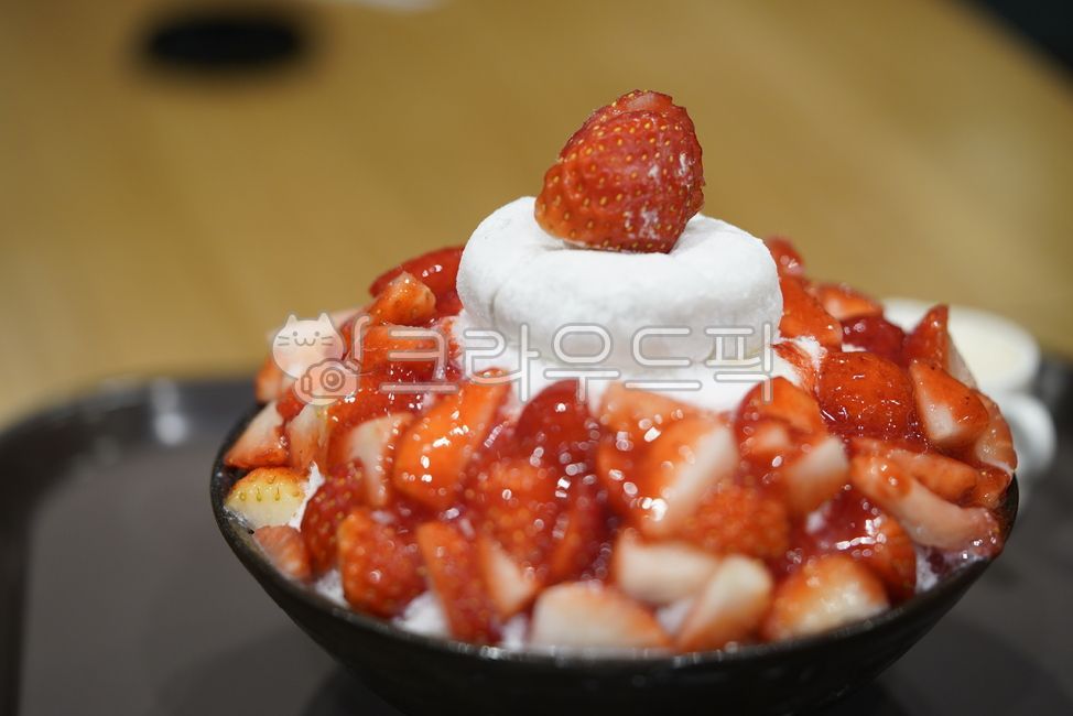 딸기빙수, 과일빙수, 빙수, 디저트, 후식, 사진,이미지,일러스트,캘리그라피 - pb이로작가