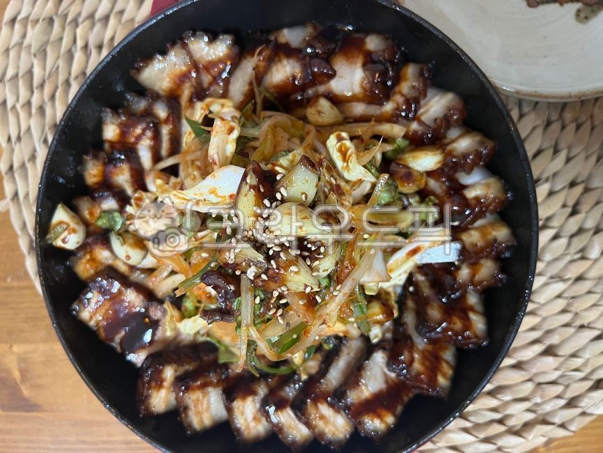 음식,food,돼지고기,pork,간장조림,반찬,한그릇