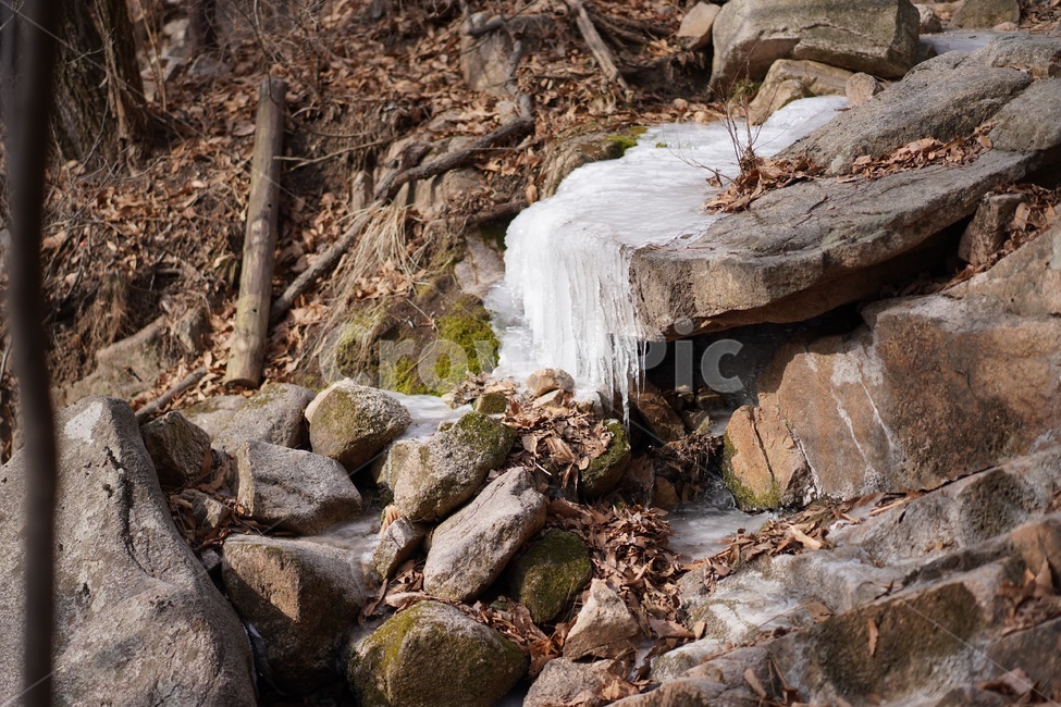 산,등산,겨울산,얼음,바위,물가,시냇물,자연,풍경,nature,landscape,outdoors,옥외
