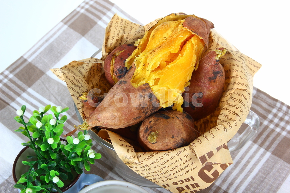 고구마,군구고마,구황작물,음식,식품,간식,호박고구마,밤고구마,달콤,sweetpotatoes,gourd,gourdcrop,food,snacks,sweet,음식,식재료,요리,food,cook,meal,dishes,food reserves,연출,컨셉,콘셉,direction,concept