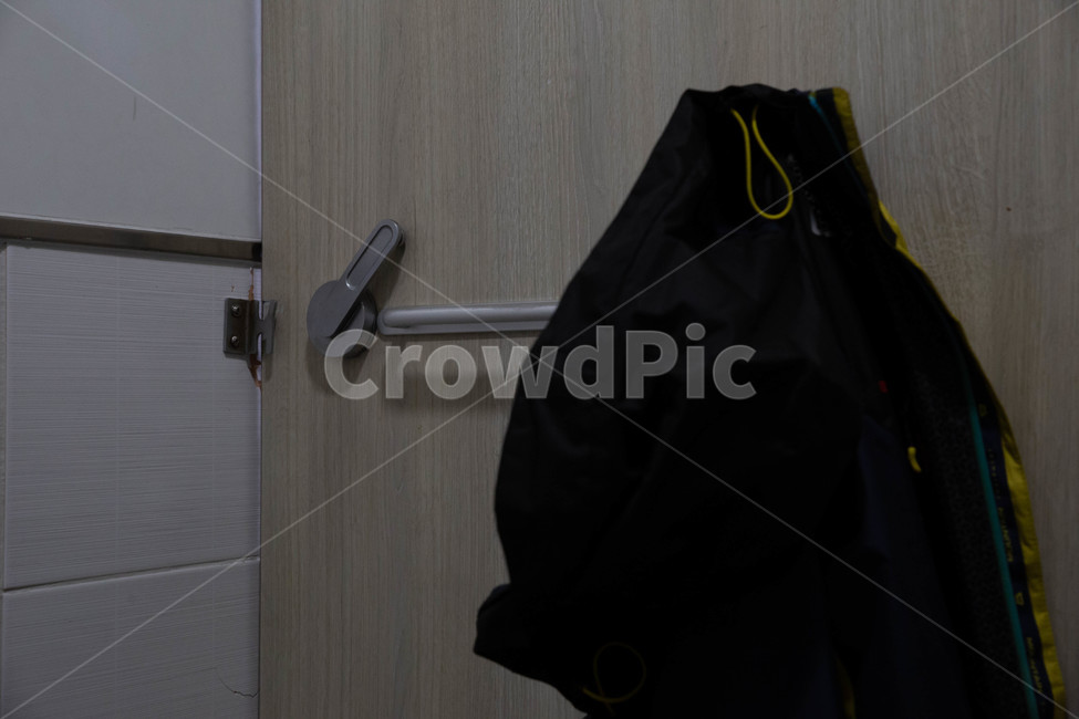 의류,화장실,장애인화장실,clothing,apparel,의복