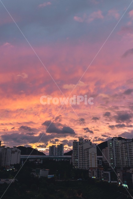 nature,자연,outdoors,옥외,sky,하늘,redsky,붉은하늘,dusk,황혼,sunset,일몰,노을,도시,풍경,city,landscape