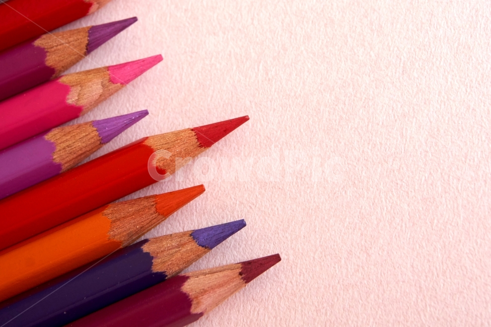 색연필,붉은,colorful,색깔,그라데이션,색채,다양한,빨강,주황,보라,연필,art,pencil,graduation,미술,도구,뾰족한,colored,color,배경,empty,space,예술,art,사물,물건,오브젝트,thing,object,matter,학용품,문구류,사무용품,school supplies,stationery,office supplies