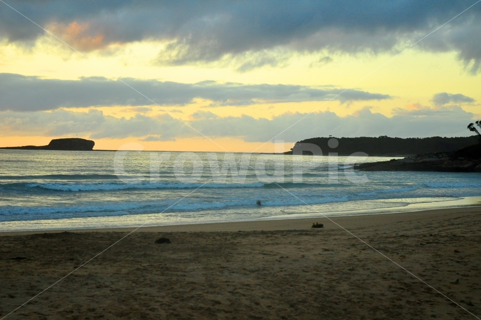 해질녘,바다,호주,해변,파도,발자국,모래,하늘,구름,바위,물,sunset,australia,sea,water,waves,footprint,sand,land,sky,clouds,rock,stone,자연,풍경,nature,landscape,해변,바다,beach,sea,shoreline,해안선,outdoors,옥외,ocean,대양,바닷가,coast,연안