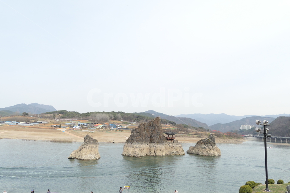 도담삼봉,단양,단양도담삼봉,단양강,삼봉,자연,풍경,nature,landscape,한국자연풍경,한국자연경관,korea nature landscape,land,땅,outdoors,옥외,shoreline,해안선,water,물,sea,바다,ocean,대양,promontory,곶