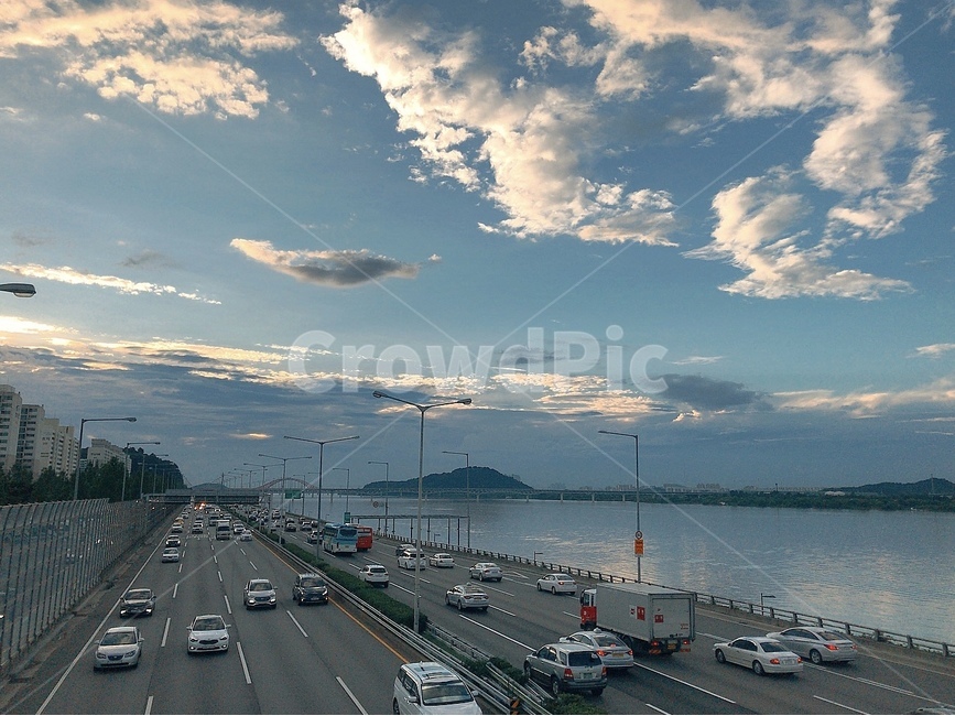도로,교통,올림픽대로,자동차,하늘,노을,구름,도시,도시,풍경,city,landscape,한국도시풍경,한국도시경관,korea cityscape,교통,교통수단,traffic,transportation,road,car,차,automobile,vehicle,차량,freeway,고속 도로,highway,고속도로