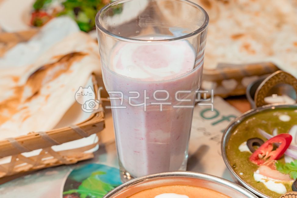 Curry,yogurt,indo,I am,soft drink,milk,Strawberry Yogurt,juice,Indian curry,food,Indora,Indian restaurant,LaCie,beverage,Indian,Asian food,Strawberry drink,asiafood,Indian drinks