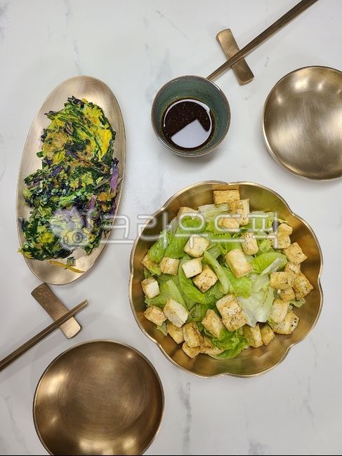 Korean food plating,2nd impression,plate,food,meal,Organic Plating,koreandishes,cabbage pancake,Tofu salad,Organic crockery table setting,Red cabbage pancake,Organic bowl plating,organic bowl,koreanfood