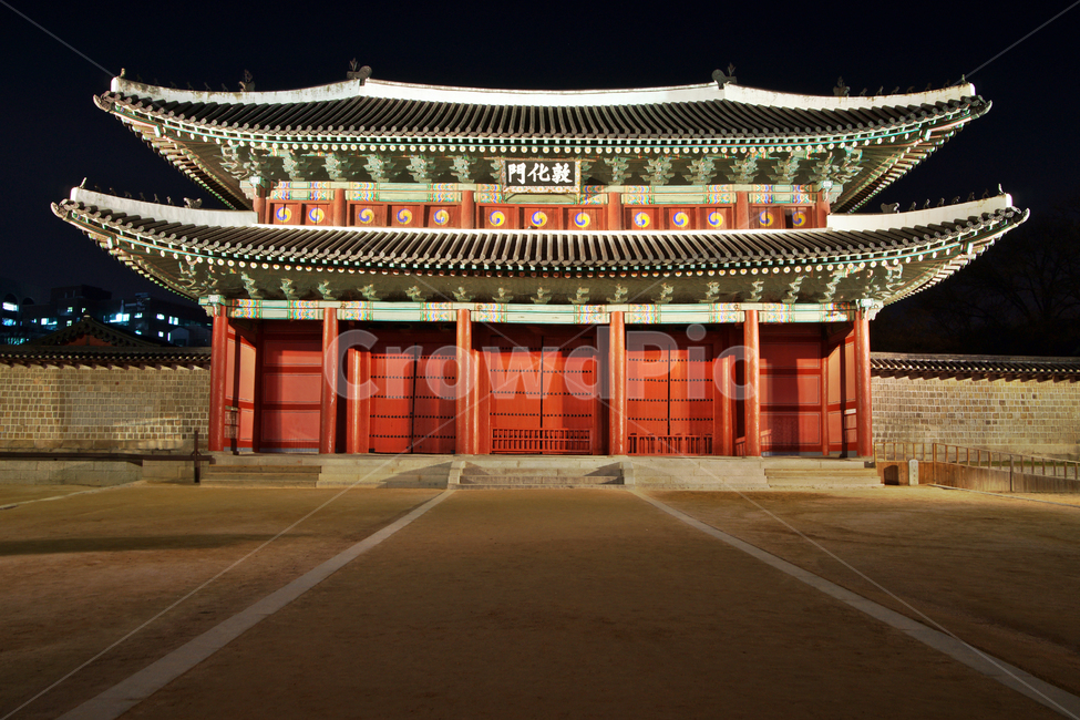 돈화문,창덕궁,정문,보물383,광해군,1609년재건,문화유산,야경,밤,풍경,nightscape,night,landscape,한국전통,한국문화,korean traditional,korean culture,랜드마크,landmark,tourist attraction,한국랜드마크,한국관광지,한국명소,korea landmark,korea tourist attraction,건축물,건물외관,exterior,building,structure,architecture,construction,건물,pagoda,탑,worship,예배,shrine,신사