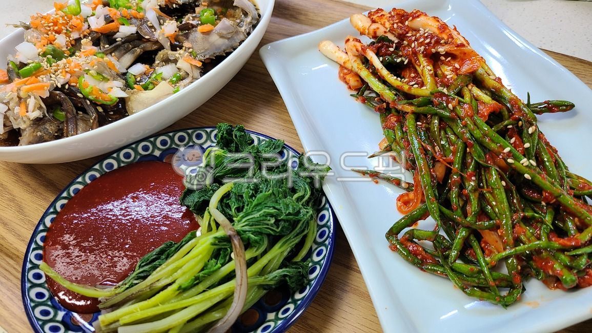 Herbs,Soy Crab,Korean,food,side dish,meal,Korean food,plant,Stone crab sauce,super long,green onion kimchi,Gomchwi greens