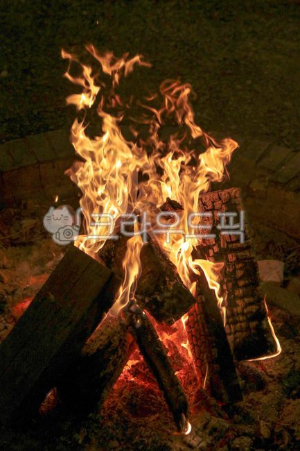 불,불멍,모닥불,장작불,캠프파이어,장작,화염,fire,flame,bonfire,불꽃,캠핑,감성캠핑