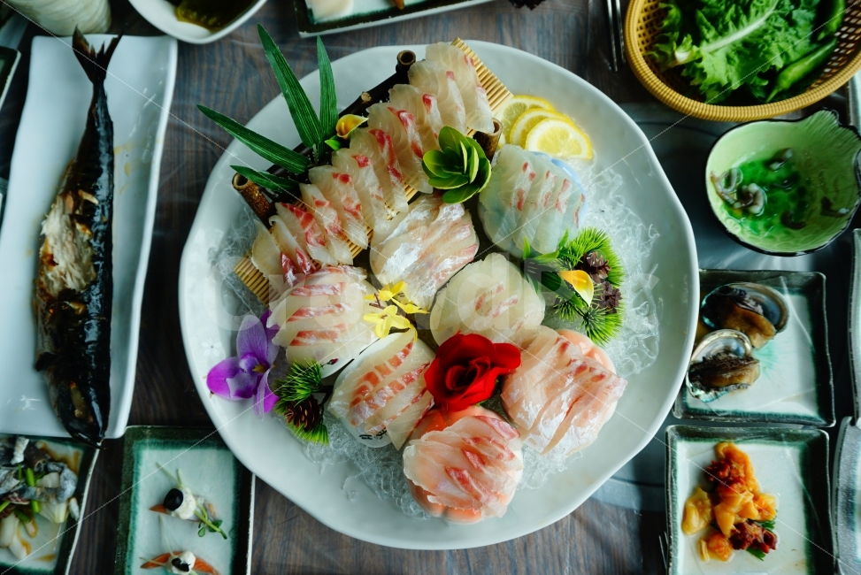 회,참돔,황돔,제주도,음식,먹방,먹킷리스트,횟집,사시미,신선,프레쉬,쓰끼다시,쯔끼다시,일식,물고기,바다,정갈,항공샷,초장,간장,참돔회,여유,자유,낭만,먹고싶다,한입만,음식,식재료,요리,food,cook,meal,dishes,food reserves,수산물,해산물,fishery products,seafood,일식,일본음식,일본요리,Japanese food,Japanese dishes,Japanese meal,Japanese cook