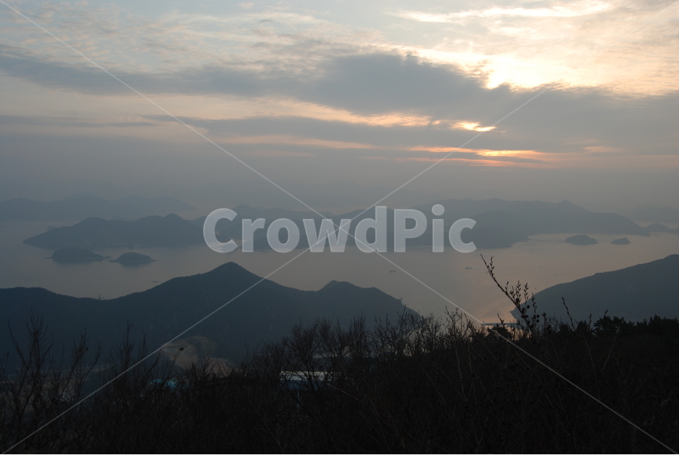 미륵산,통영시,한국,등산로,섬,자연,풍경,nature,landscape,한국자연풍경,한국자연경관,korea nature landscape,outdoors,옥외,mountain range,산맥,mountain,산