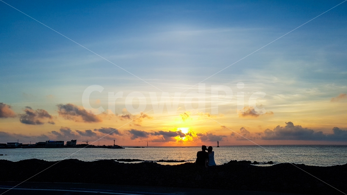 제주도,일몰,제주여행,연인,커플,힐링,자연,풍경,nature,landscape,제주도,jeju,jeju island,사람,인물,인간,human,person,연인,커플,사랑,lover,couple,인물실루엣,사람실루엣,character silhouette,human silhouette,outdoors,옥외,sunlight,햇빛,dusk,황혼,red sky,붉은 하늘,dawn,새벽,sunset,sky,하늘