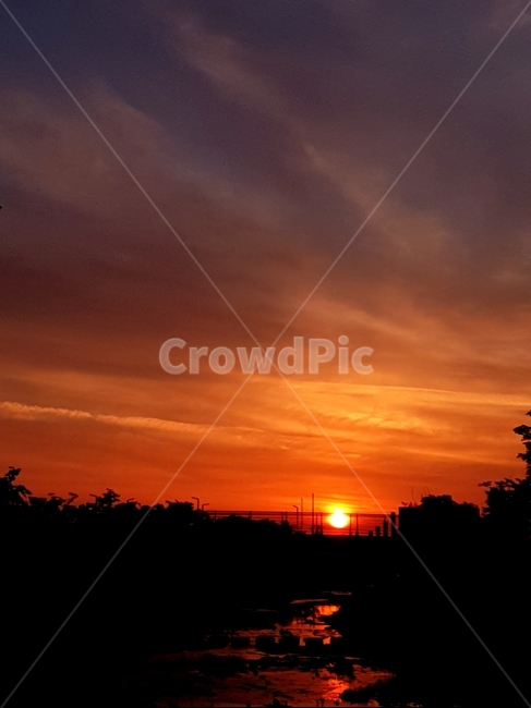 일출,해,구름,풍경,붉음,자연,풍경,nature,landscape,실루엣,그림자,silhouette,shadow,outdoors,옥외,sunlight,햇빛,sunset,일몰,dawn,새벽,red sky,붉은 하늘,sky,하늘,dusk,황혼