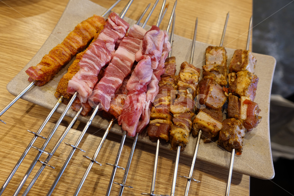 양꼬치,양고기,양,고기,구이,꼬치,안주,식사,맛집,굽다,구워지는,음식,식재료,요리,food,cook,meal,dishes,food reserves,육류,고기,meat,중식,중국음식,중화요리,chinese food,chinese dishes,chinese meal,chinese cook