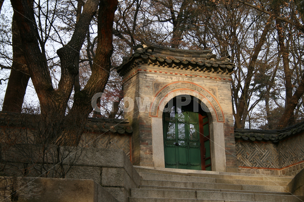 창덕궁,대조전,문,내전,한국의궁,세계문화유산,문화유산,한국,한국전통,한국문화,korean traditional,korean culture,건축물,건물외관,exterior,building,structure,architecture,construction