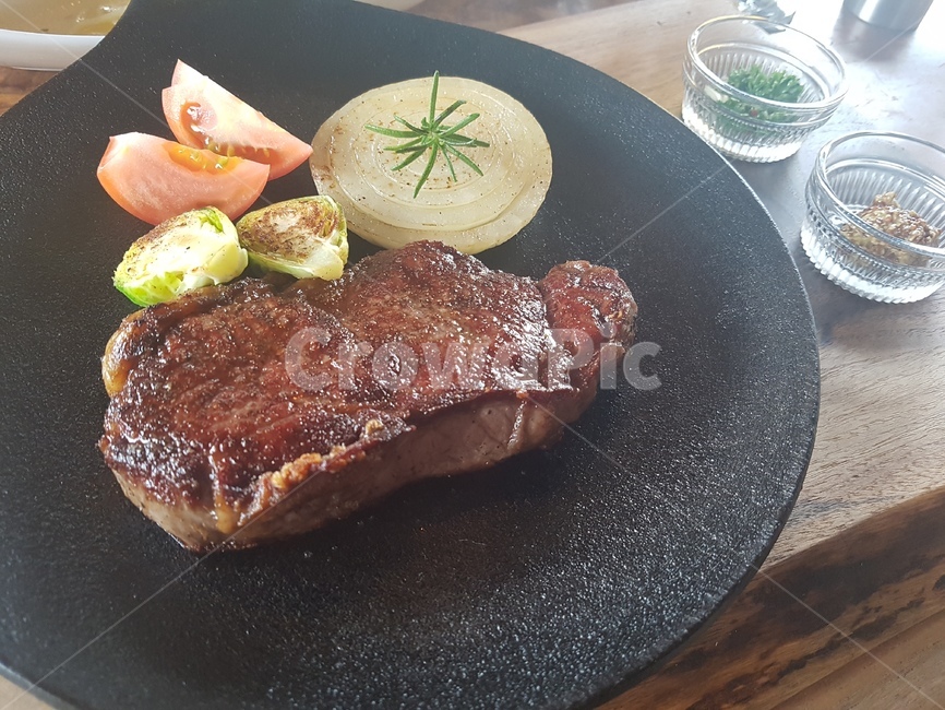 스테이크,점심,양식,고급,요리,음식,식재료,요리,food,cook,meal,dishes,food reserves,양식,서양음식,서양요리,western food,western dishes,western meal,western cook