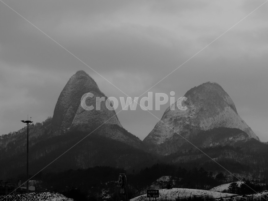 마이산,진안,산,풍경,모노톤,겨울,계절,winter,season,자연,풍경,nature,landscape,mountain range,산맥,outdoors,옥외,mountain