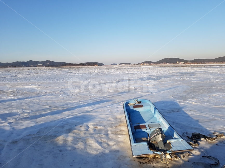 눈,배,얼음,겨울,차가움,하얀색,파란색,하늘,강,호수,육지,snow